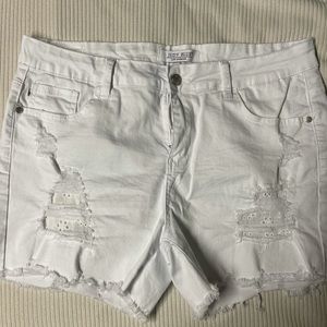 Judy Blue White Distressed shorts